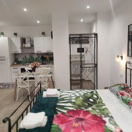 Sweet Flaminio-the Biggest Shower *