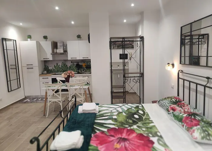 Sweet Flaminio-the Biggest Shower *